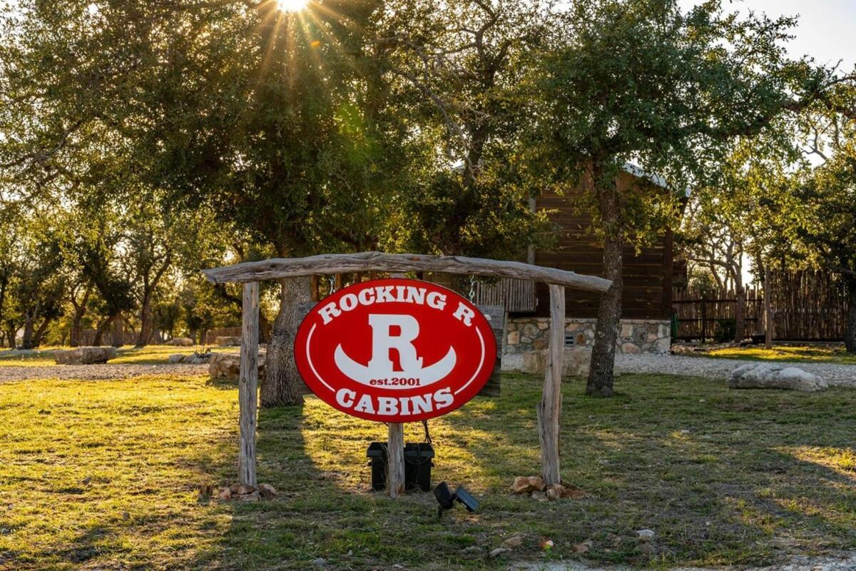 Rockin' R - Rustic Star Cabin Fredericksburg Exteriör bild