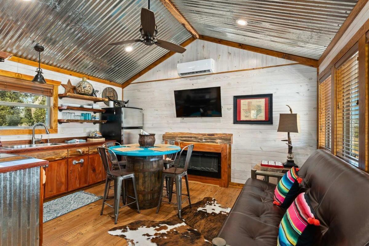 Rockin' R - Rustic Star Cabin Fredericksburg Exteriör bild