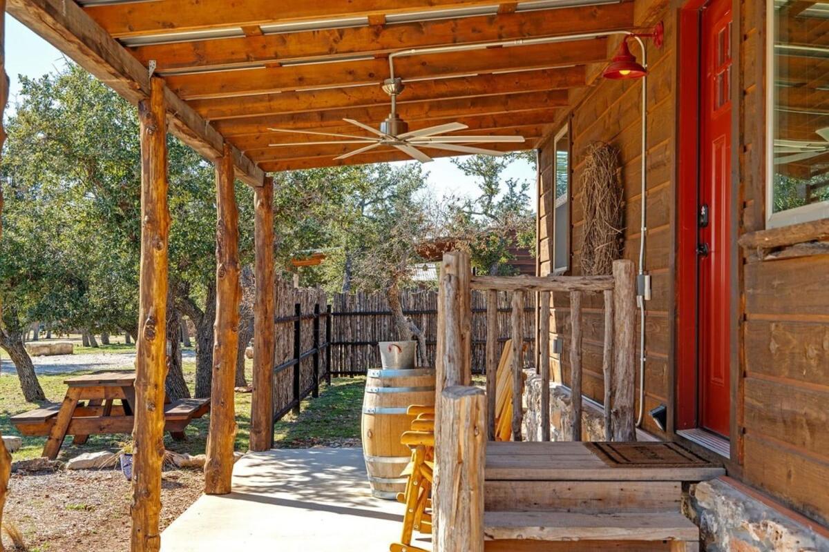 Rockin' R - Rustic Star Cabin Fredericksburg Exteriör bild