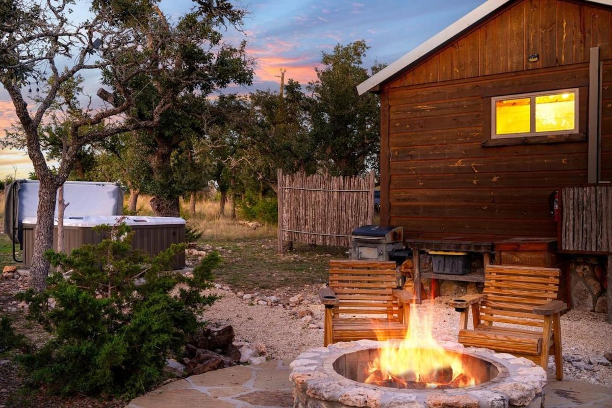 Rockin' R - Rustic Star Cabin Fredericksburg Exteriör bild