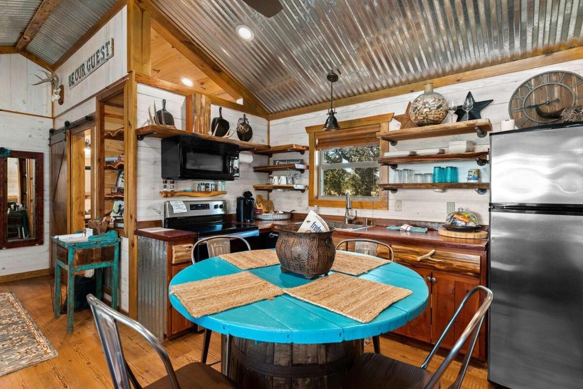 Rockin' R - Rustic Star Cabin Fredericksburg Exteriör bild